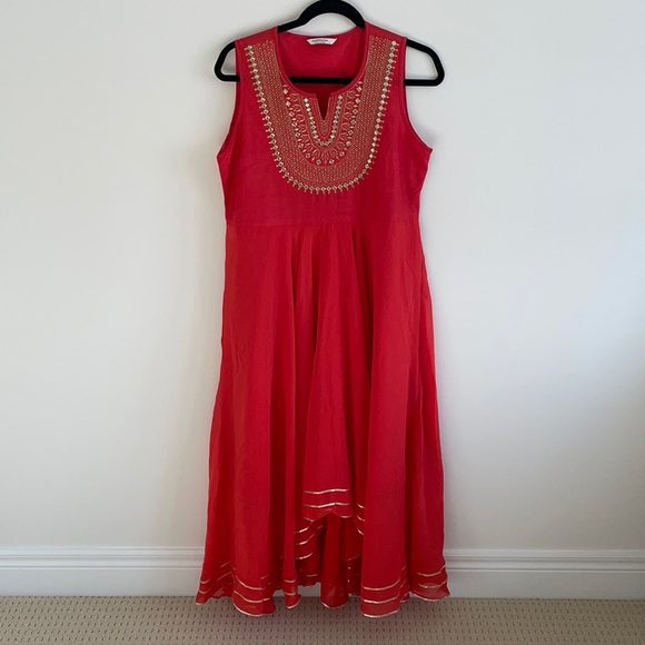 High-Low Style Indian Suit - Picture 3 of 10